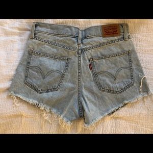 High waisted Levi’s denim shorts